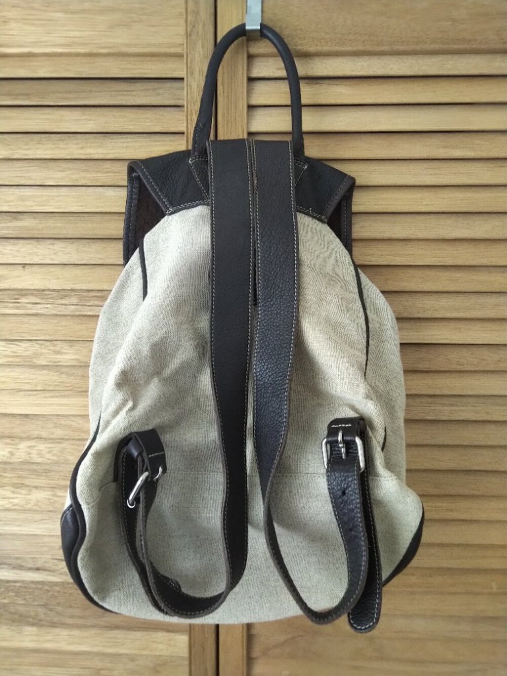 ROOTS Canvas & Leather Backpack / Rucksack - Picture 4 of 7